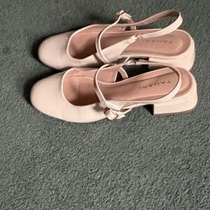 Tahari Cream Block Heel Shoes